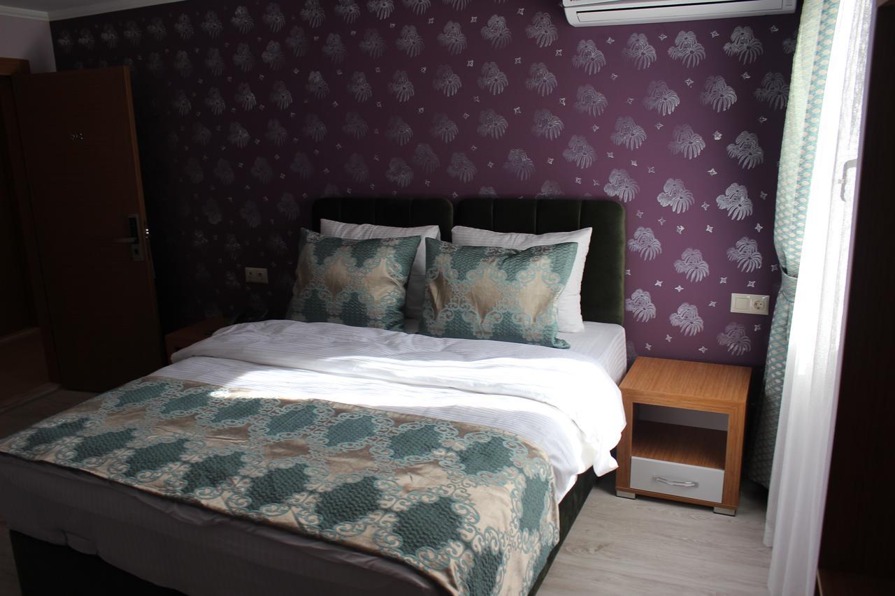 Safran Palas Yenifoca Habitación foto